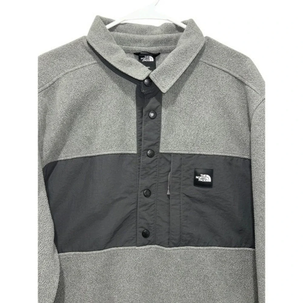 The North Face type sweater
